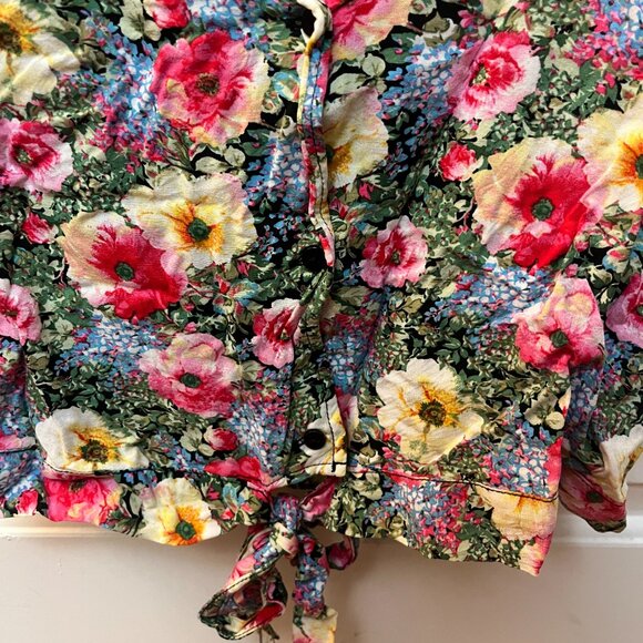 Floral short sleeve crop-top with tie - Picture 4 of 4